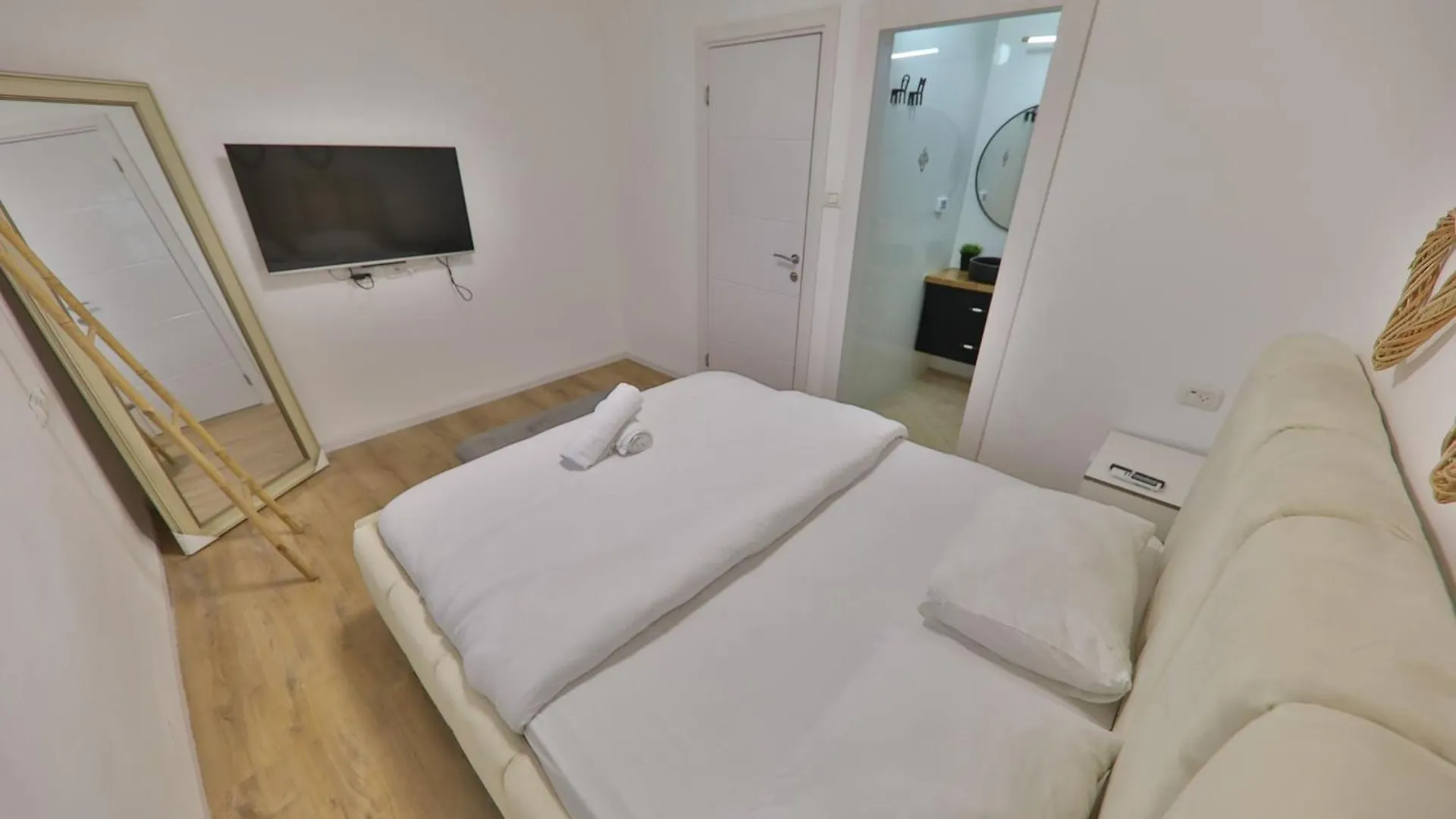 דירות קו ראשון לחוף - Apartments First Line To The Beach Qiryat Yam