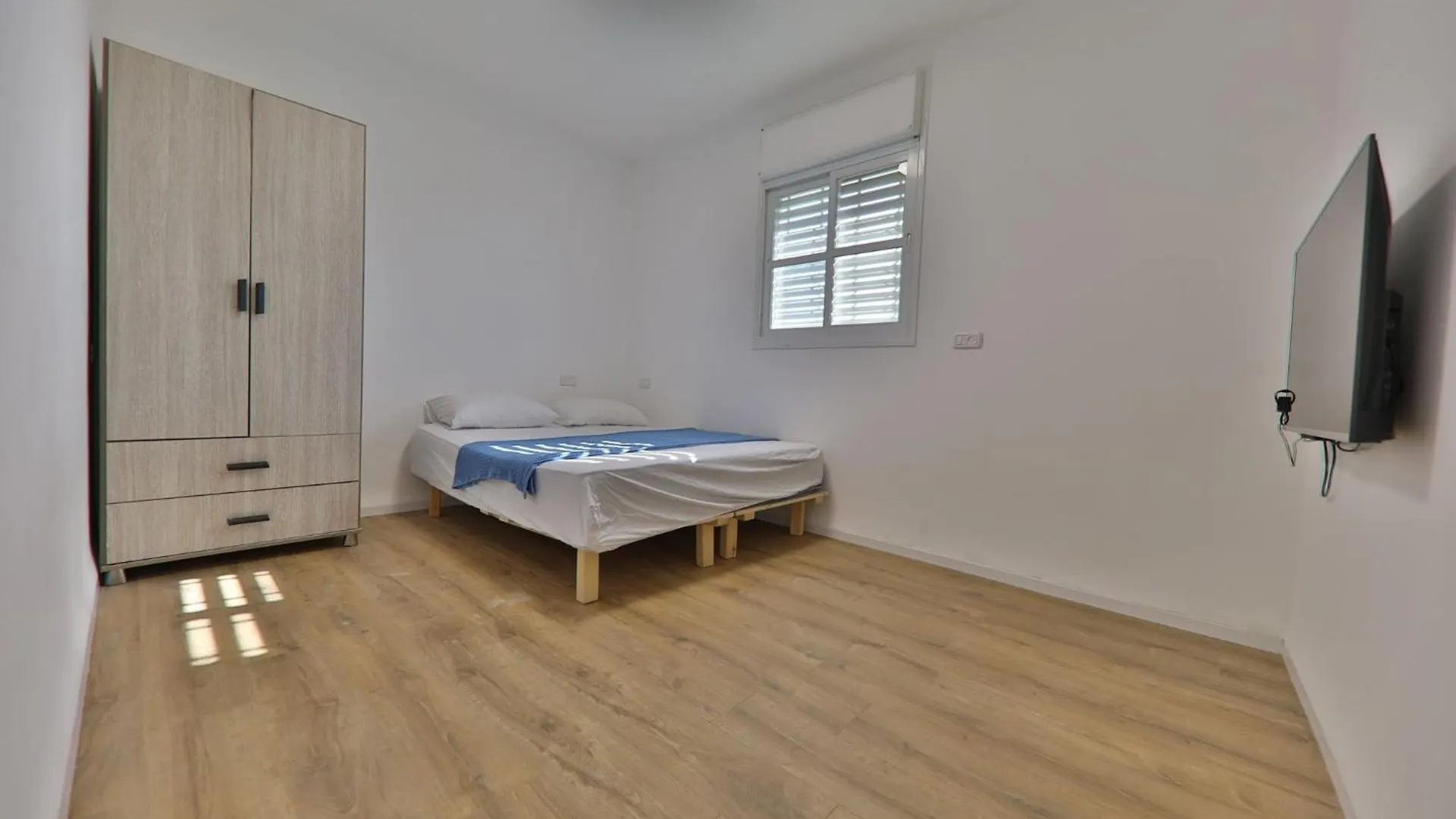 דירות קו ראשון לחוף - Apartments First Line To The Beach Qiryat Yam