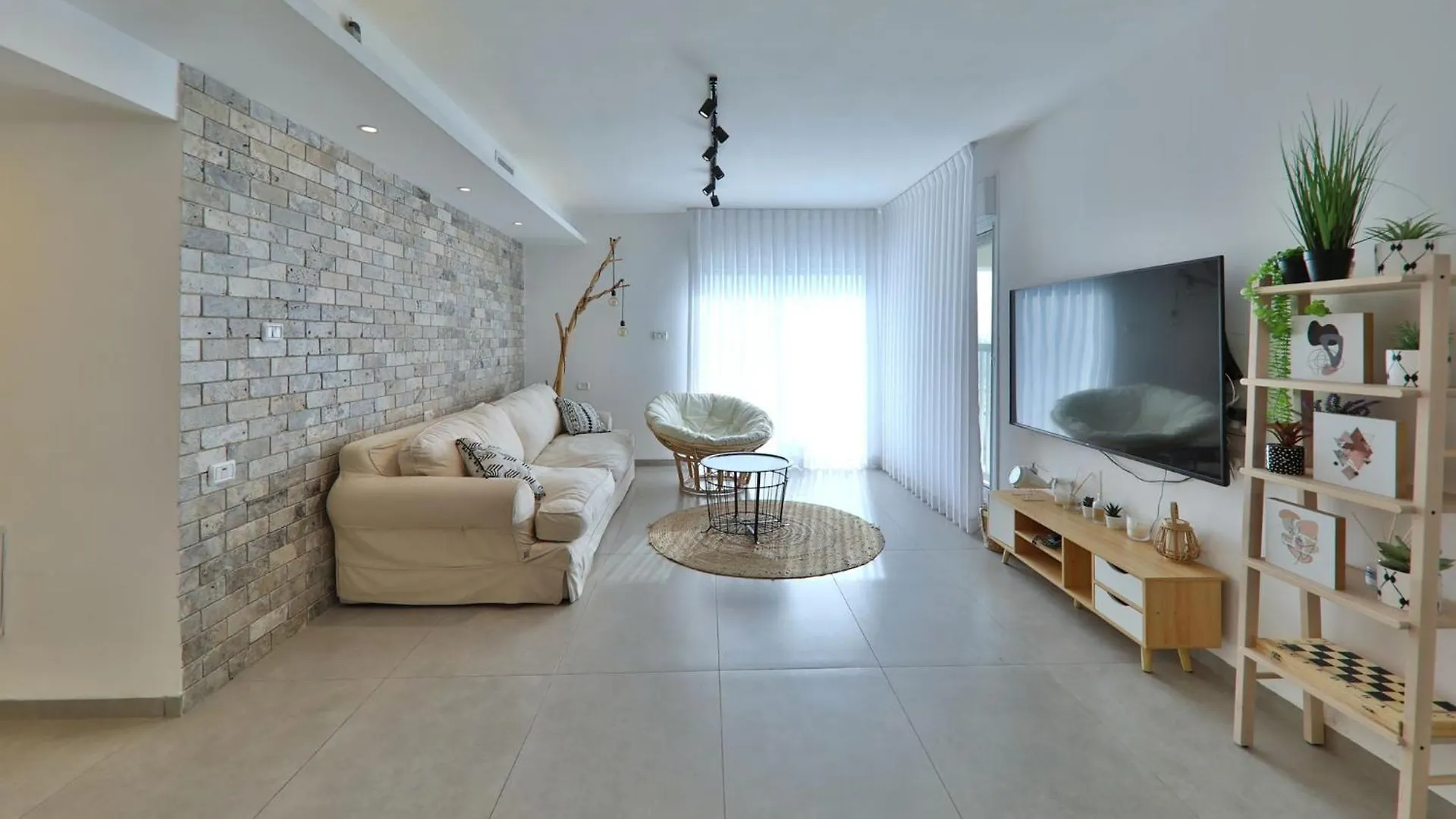 דירות קו ראשון לחוף - Apartments First Line To The Beach Qiryat Yam