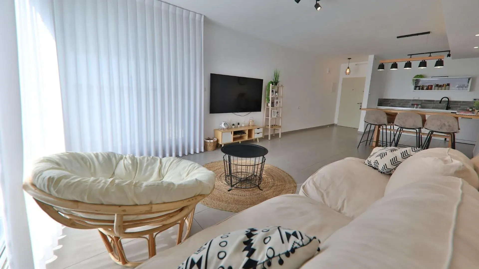 דירות קו ראשון לחוף - Apartments First Line To The Beach Qiryat Yam